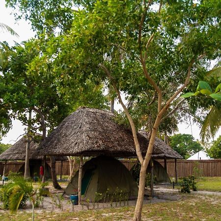 ホテル Butiama Marine Camp Utende エクステリア 写真