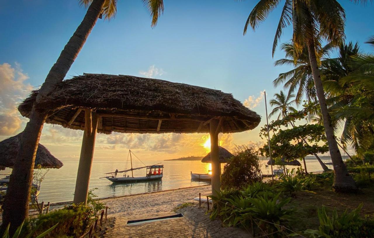 ホテル Butiama Marine Camp Utende エクステリア 写真