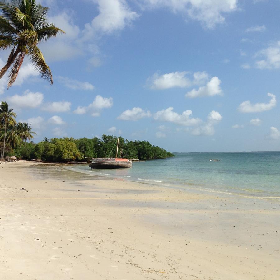 ホテル Butiama Marine Camp Utende エクステリア 写真